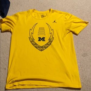 Dry fit Nike Michigan tee